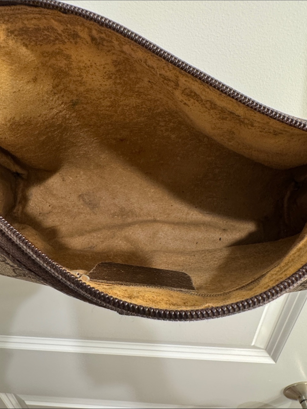 Vintage Gucci Crossbody Bag - Picture 7 of 10